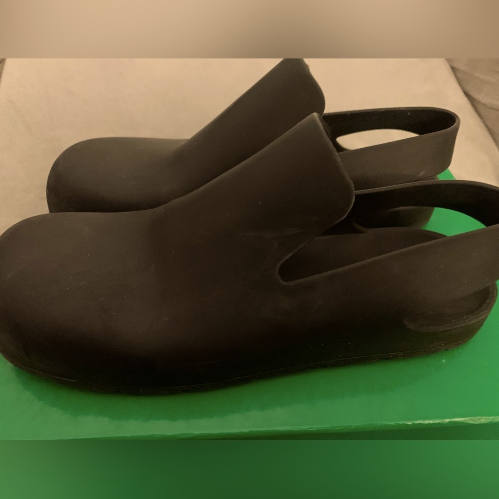 Bottega Veneta Puddle sling back slides